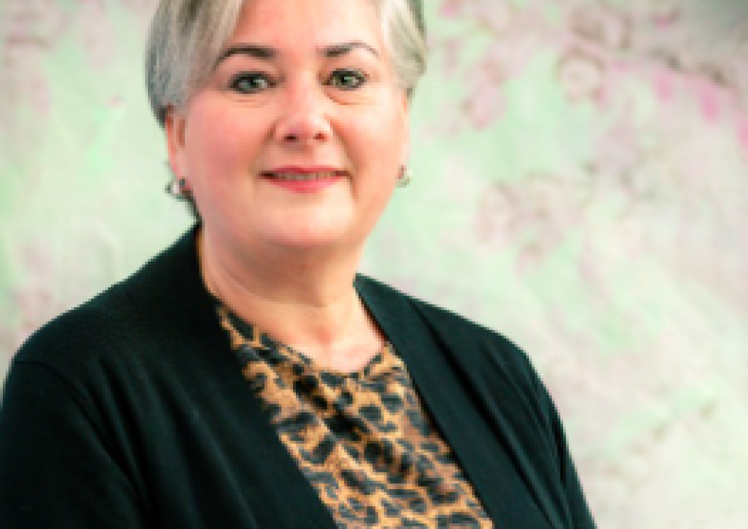 Portretfoto babs Wilma, kort grijs haar