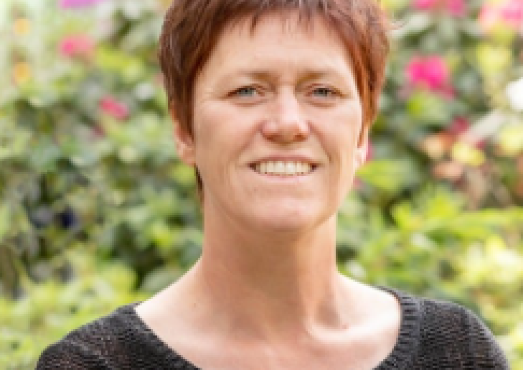 Portretfoto babs Willeke, kort haar