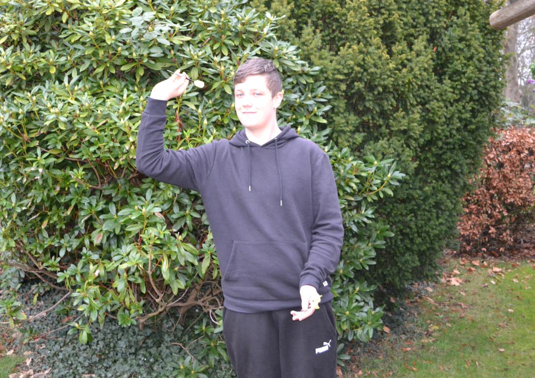 Foto Ruben Paalmans met dartpijl