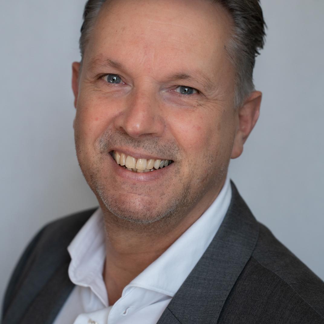 Portretfoto gemeentesecretaris Rene Roossien